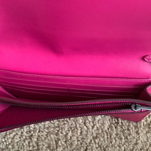 Coach - Picture 9 of 9